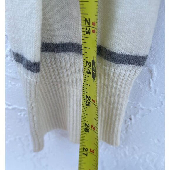 Aeropostale Mens Pullover Long Sleeve V Neck Sweater Gray Striped Sz M - Picture 4 of 8